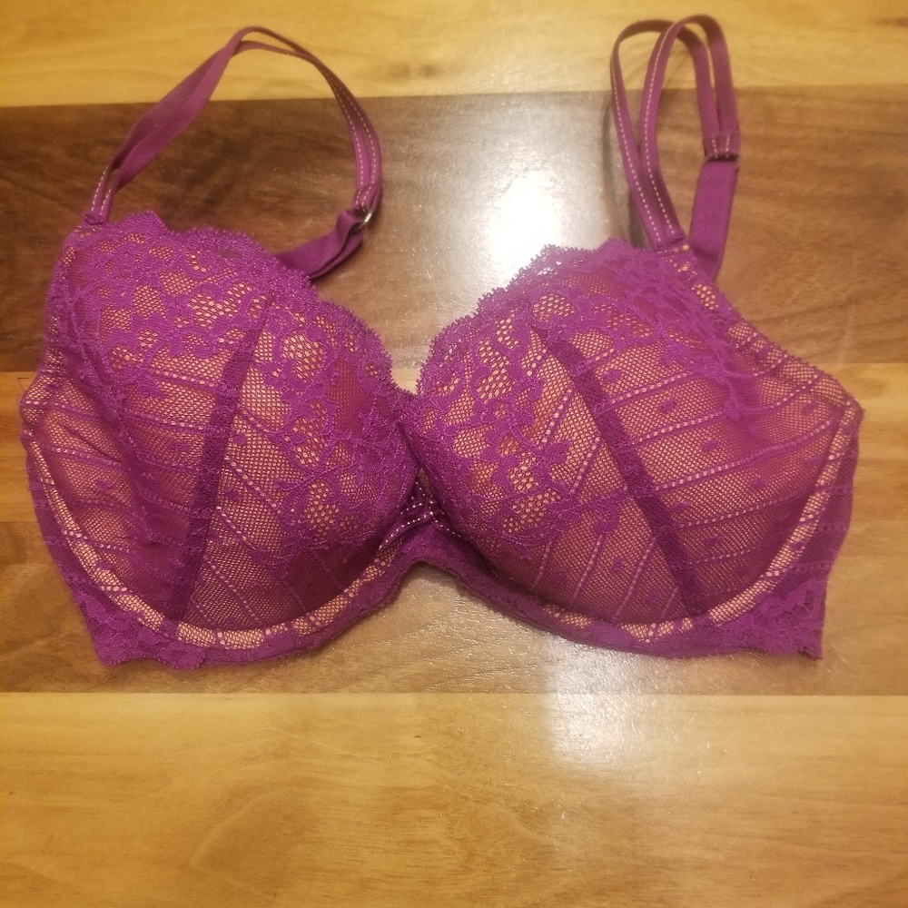 Chantelle 32DDD Underwire Lined Bra Purple